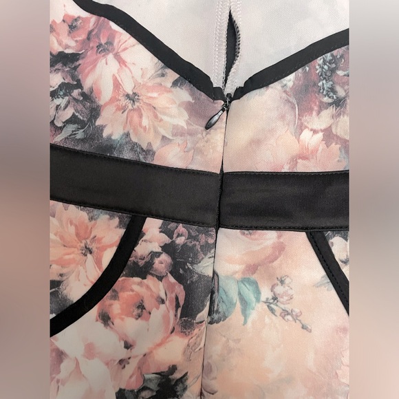 Rose/Floral Halter Dress!💕 - Picture 3 of 8